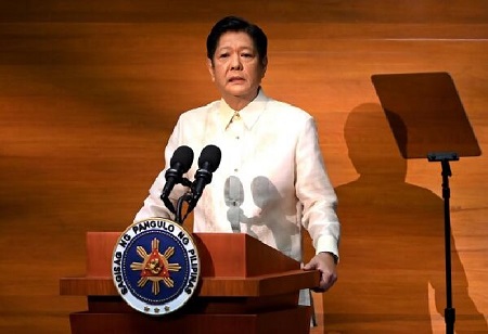 Philippines' President promotes education during Vietnam visit